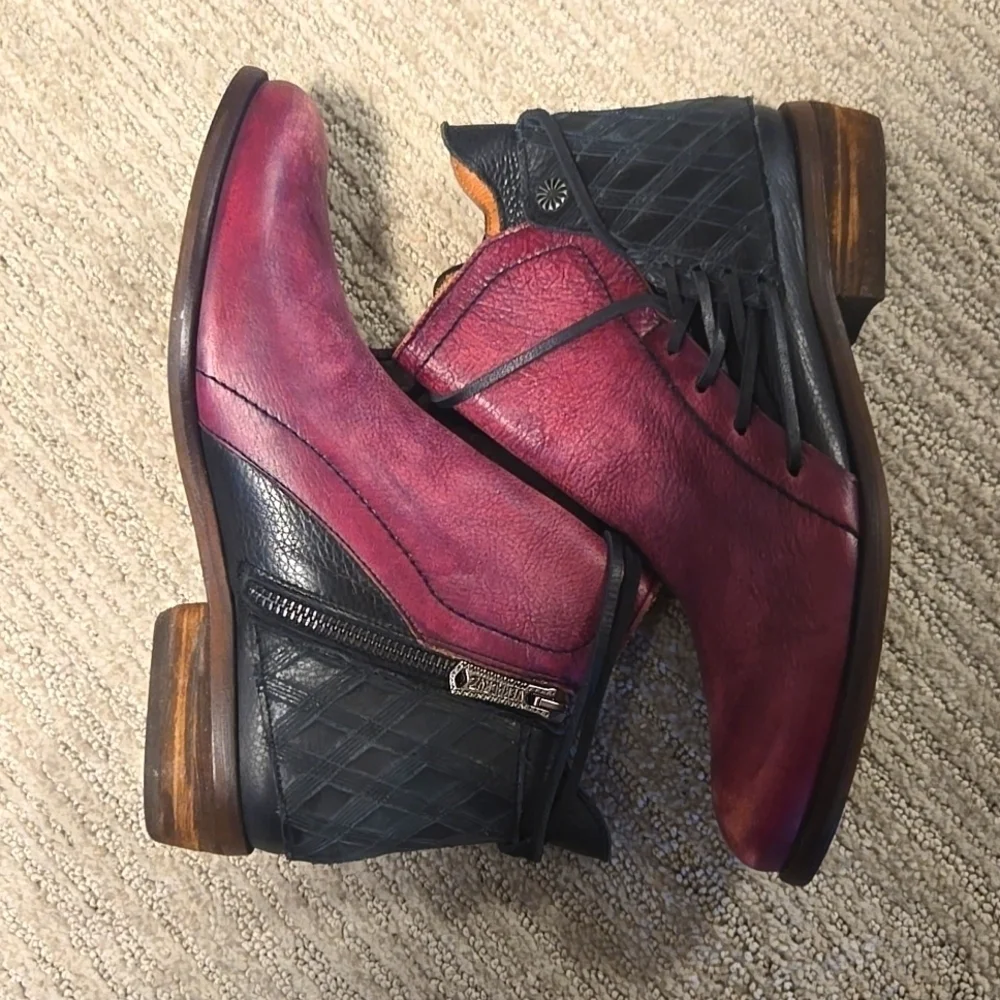 Veracruz Fox Hill Lace Booties Black and Bordeaux NWT